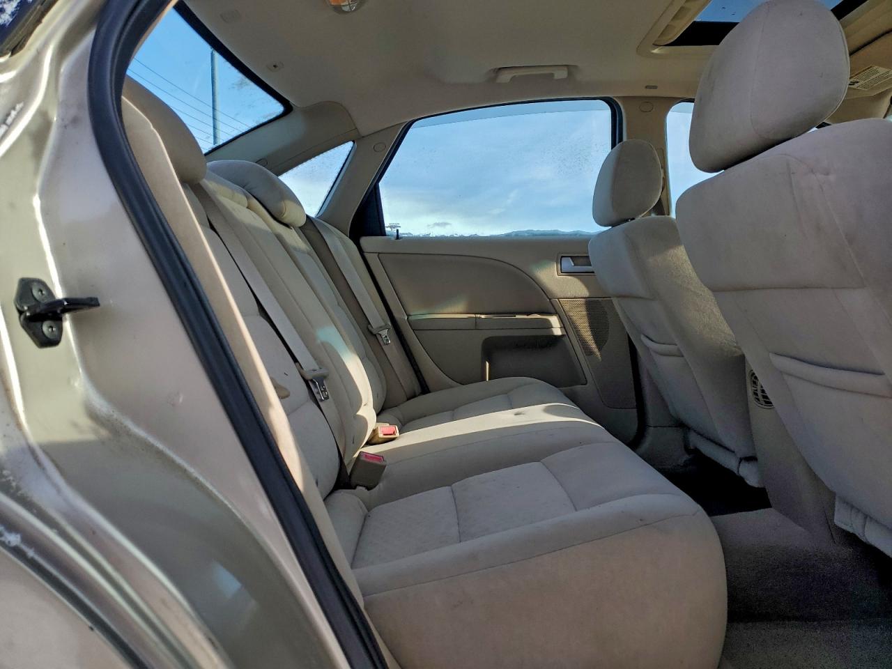 Lot #3316838670 2005 FORD FIVE HUNDR