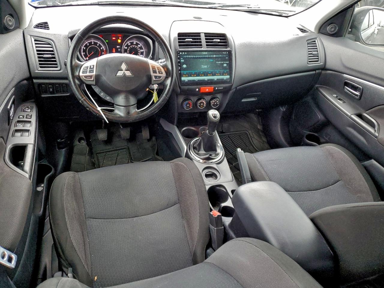 MITSUBISHI OUTLANDER ES