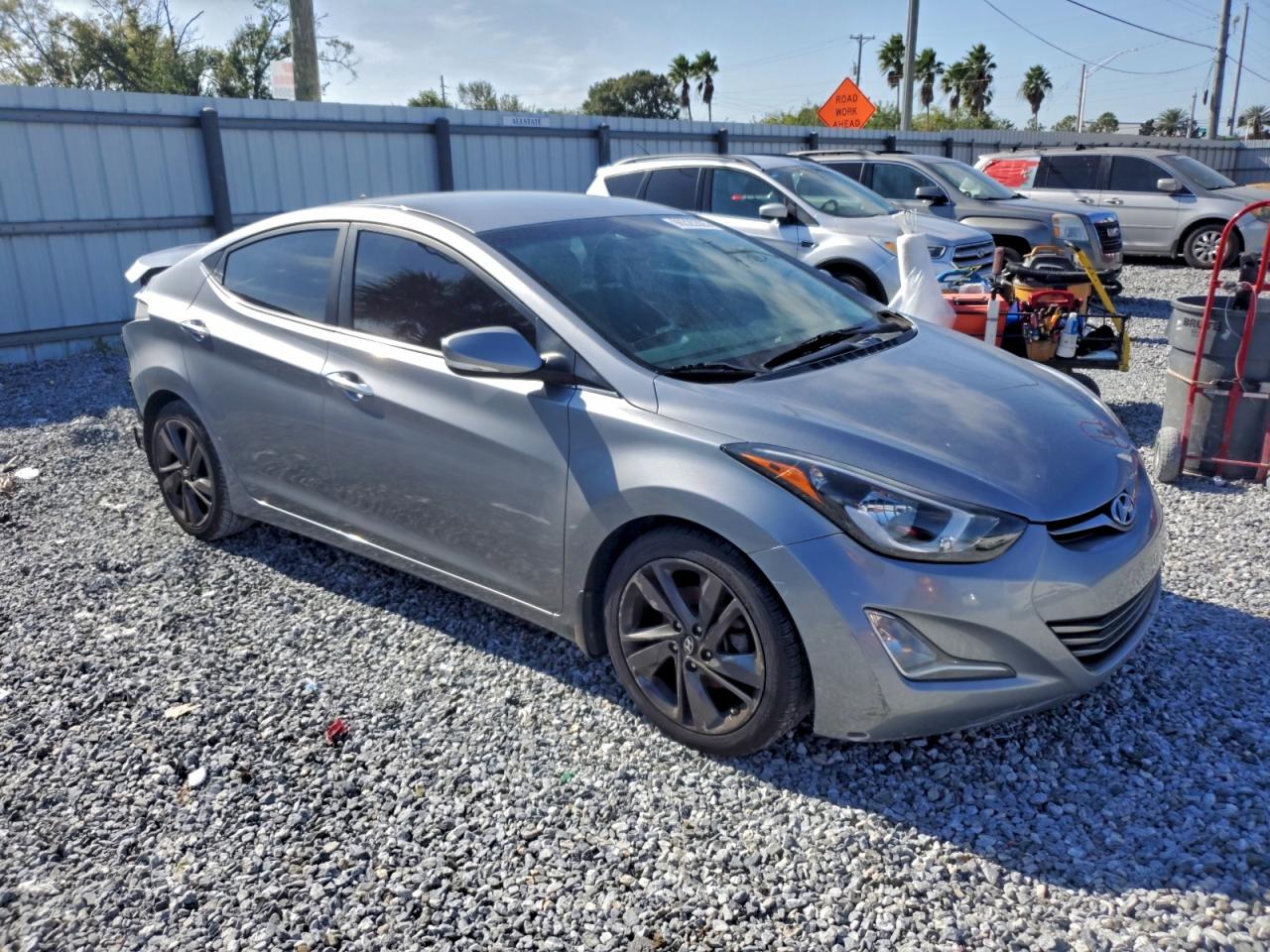 HYUNDAI ELANTRA SE