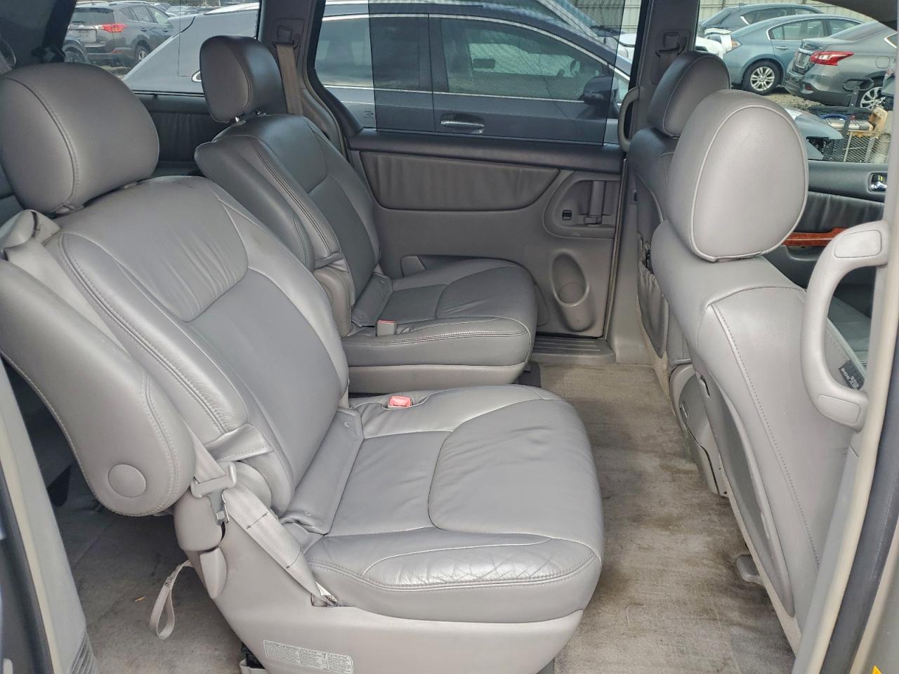 Lot #3304023602 2006 TOYOTA SIENNA XLE