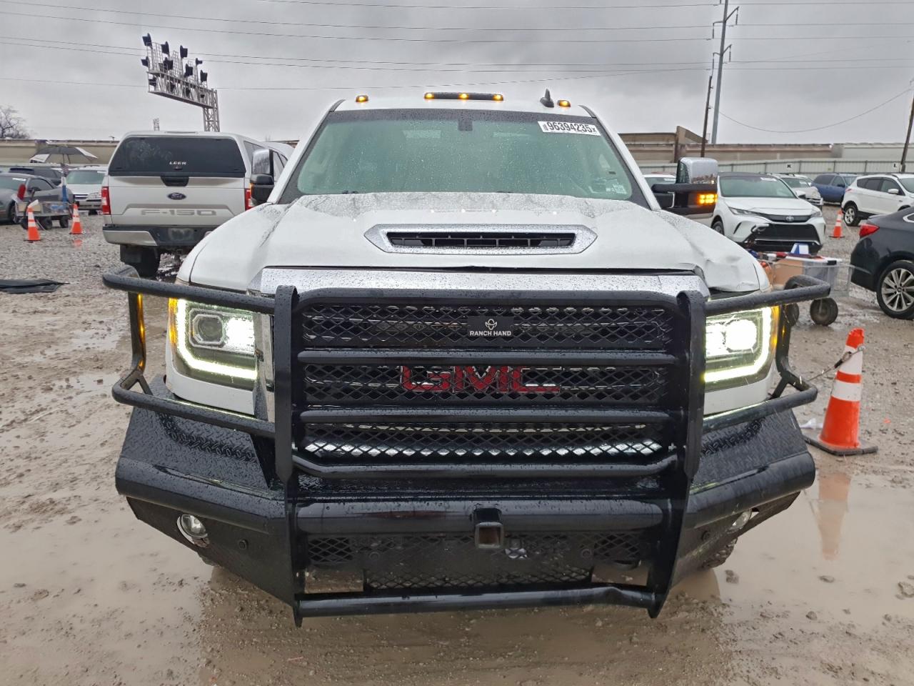 Lot #3310322023 2017 GMC SIERRA K35