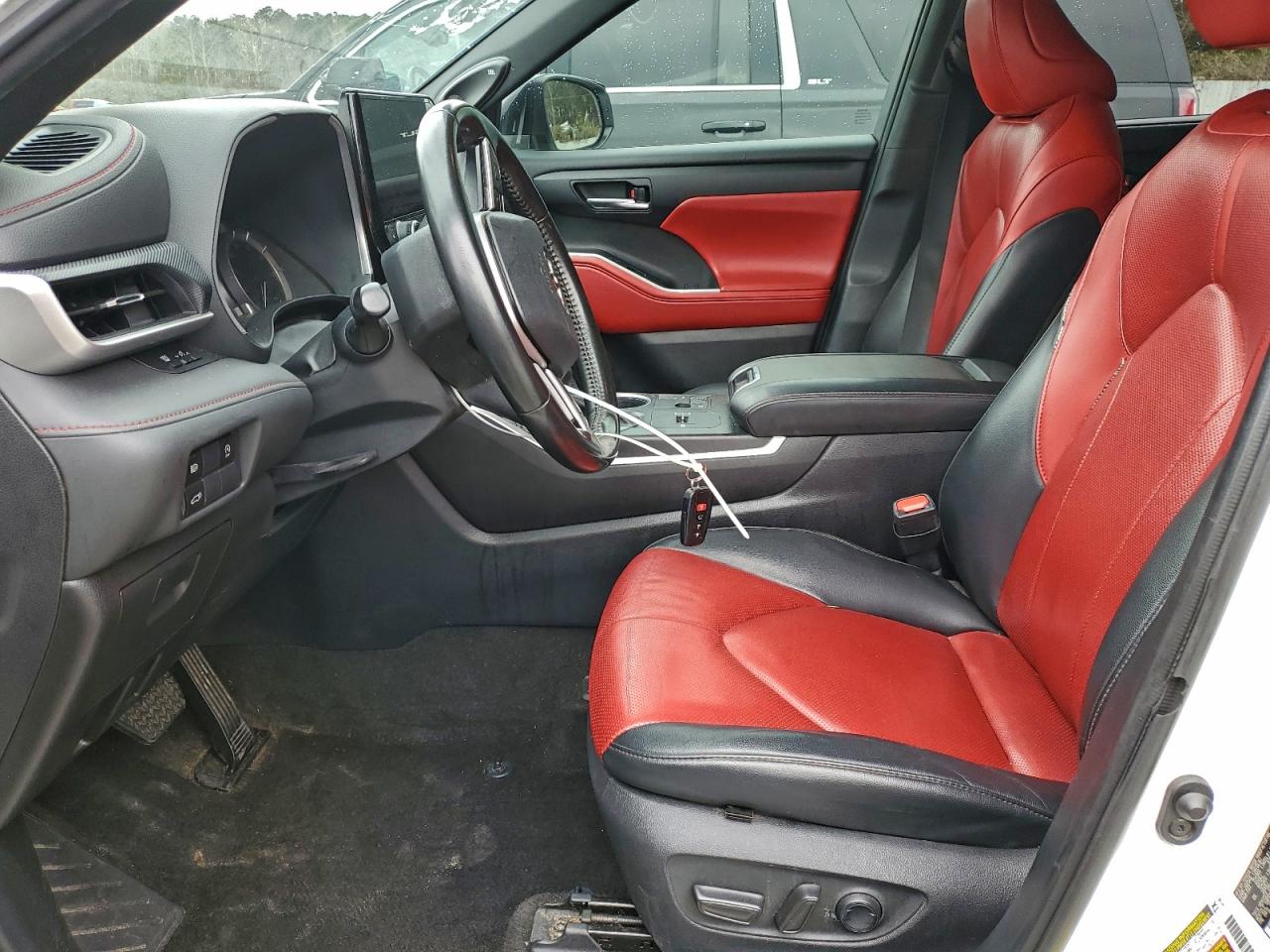 Lot #3304612442 2023 TOYOTA HIGHLANDER
