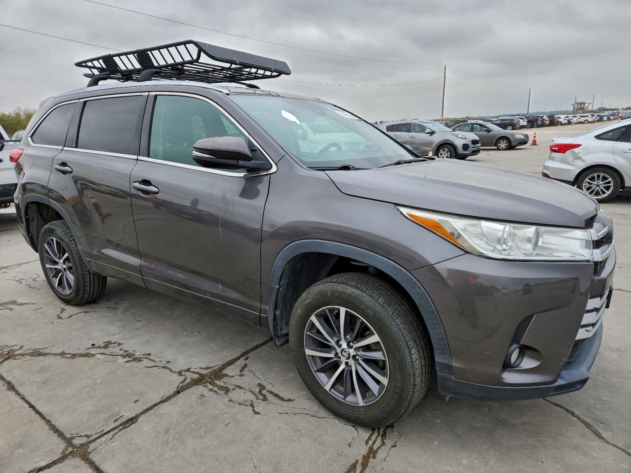 TOYOTA HIGHLANDER SE