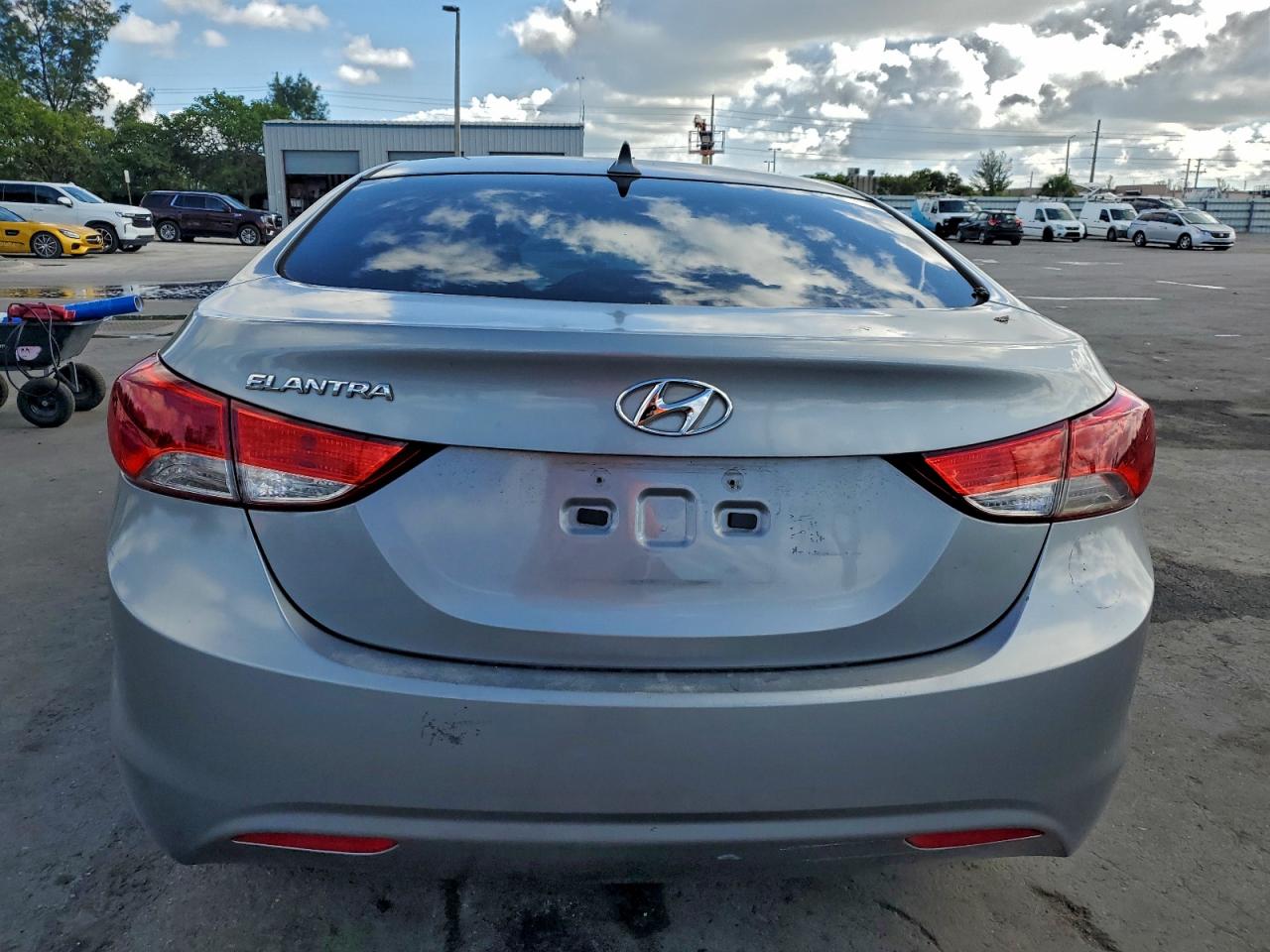HYUNDAI ELANTRA GLS