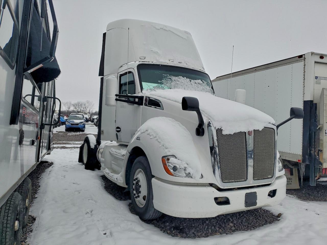 Lot #3317801066 2015 KENWORTH CONSTRUCTI