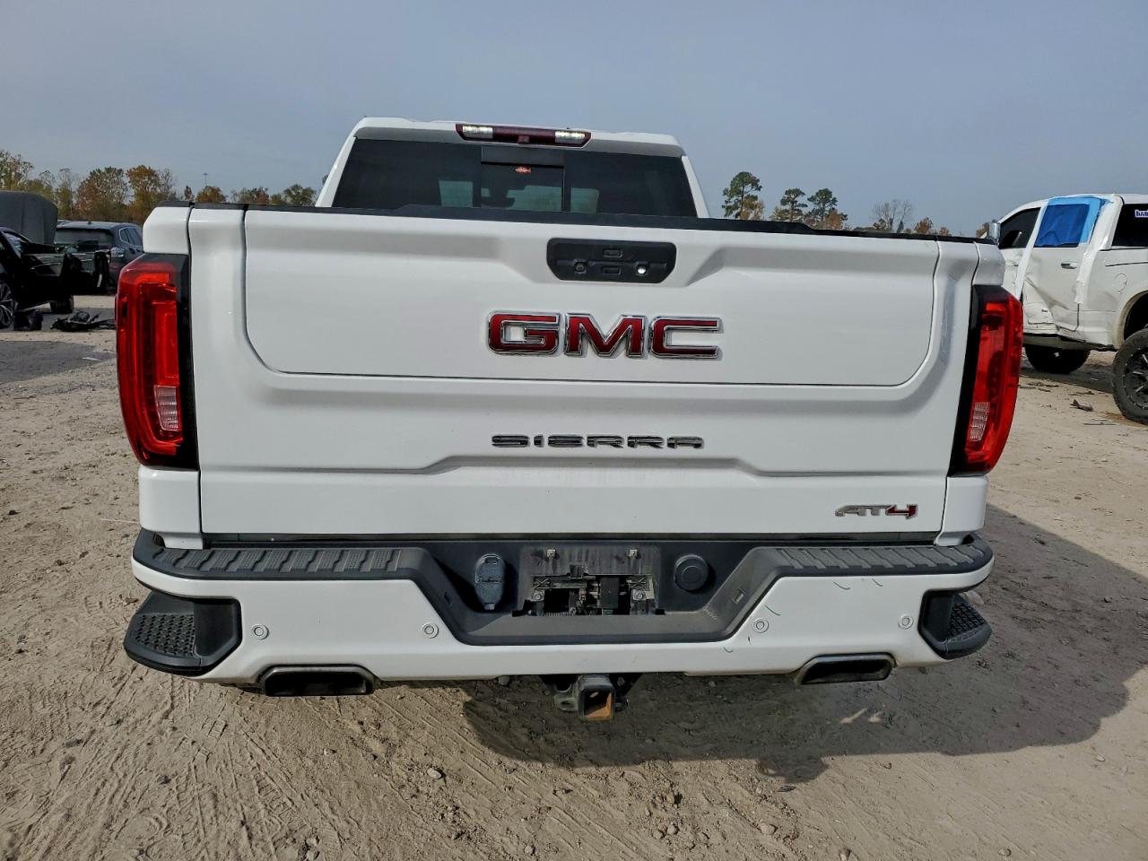 Lot #3318022399 2019 GMC SIERRA K15