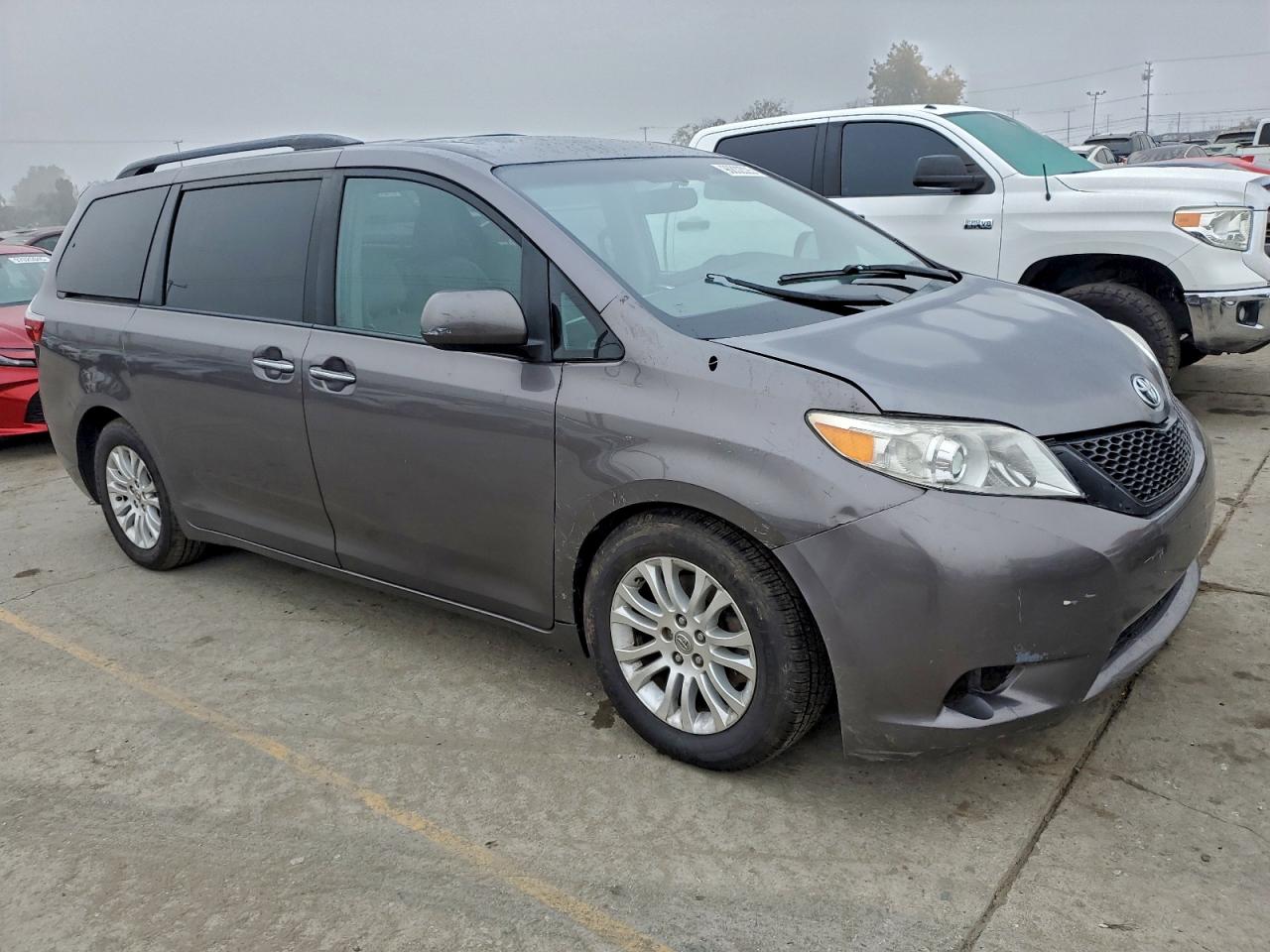 Lot #3315712361 2015 TOYOTA SIENNA XLE