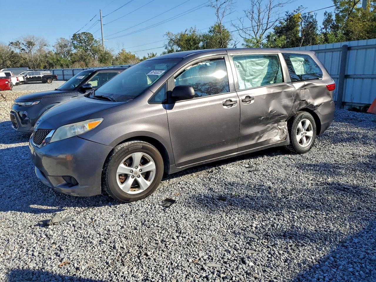 TOYOTA SIENNA