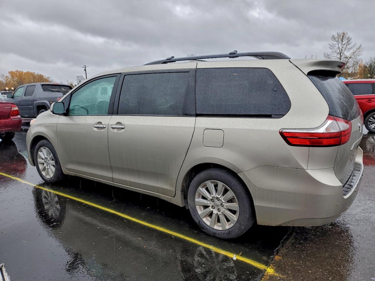 TOYOTA SIENNA XLE