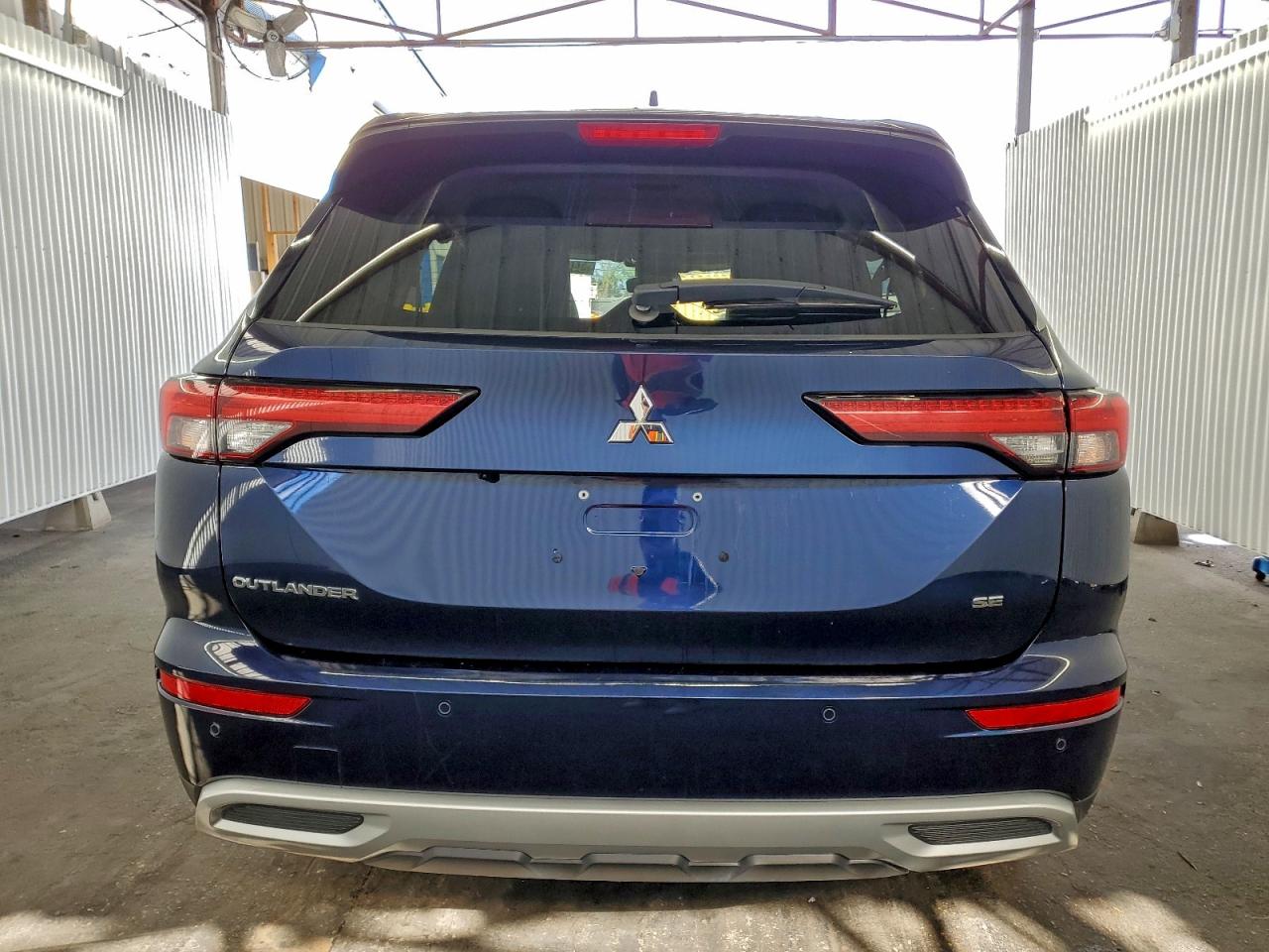 MITSUBISHI OUTLANDER SE