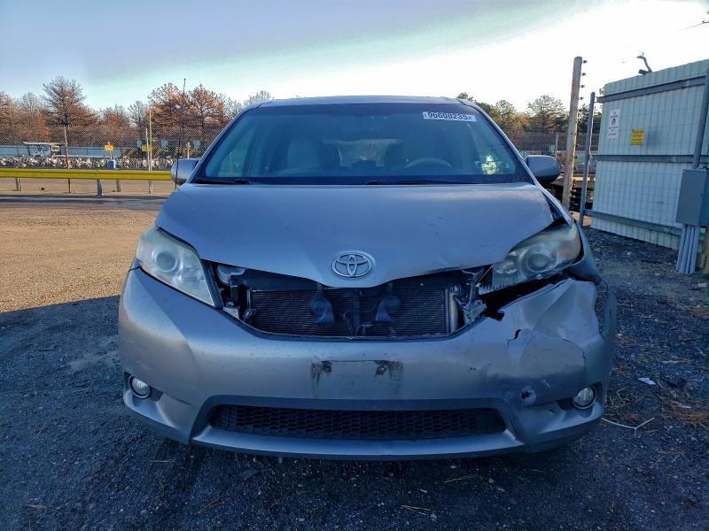 2014 TOYOTA SIENNA XLE #3317866953