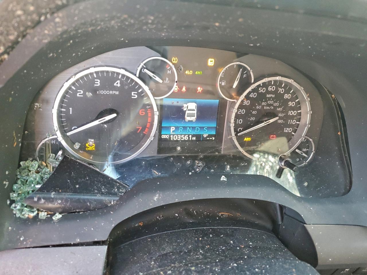 TOYOTA TUNDRA CREWMAX SR5