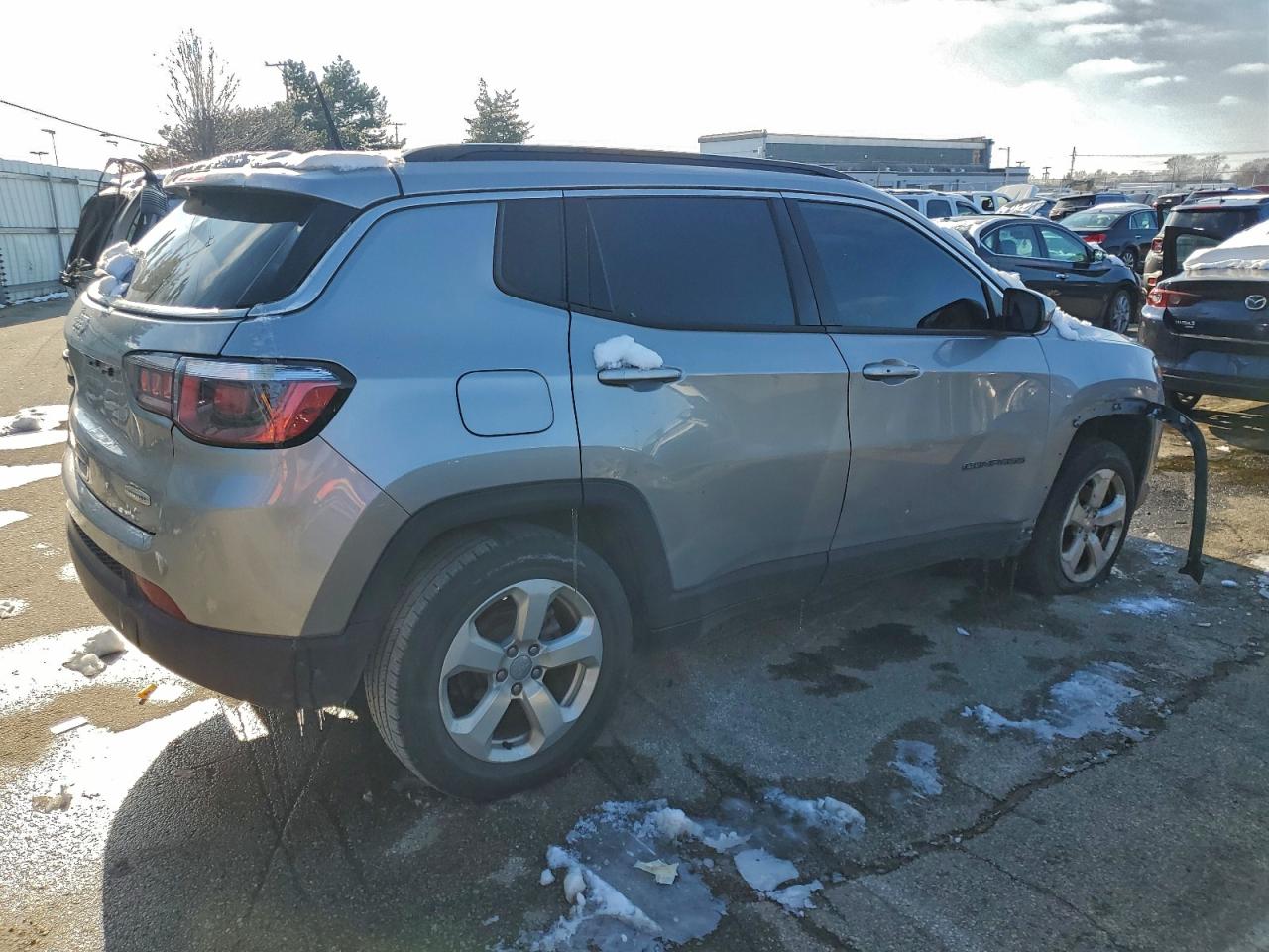 Lot #3317800127 2018 JEEP COMPASS LA