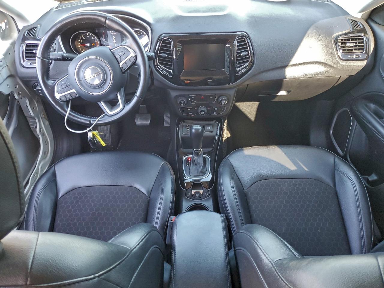 Lot #3311719223 2020 JEEP COMPASS LA