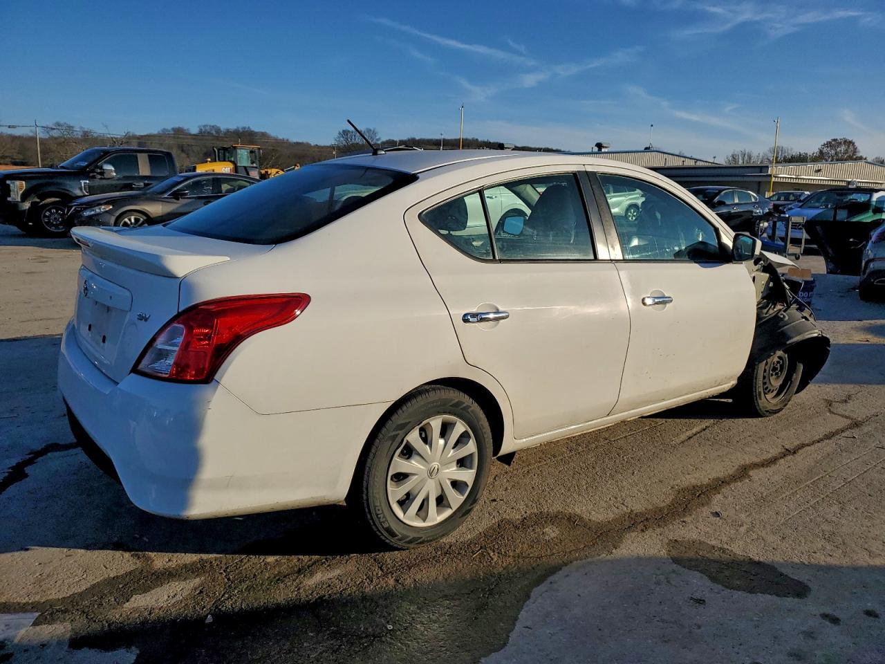 NISSAN VERSA S