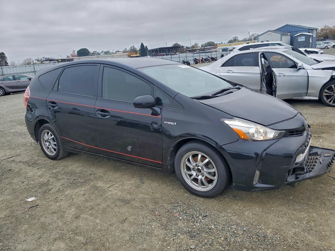 Lot #3317135988 2015 TOYOTA PRIUS V