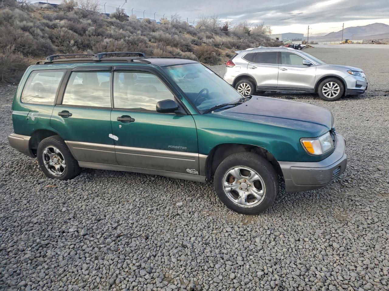 Lot #3317104990 1999 SUBARU FORESTER S