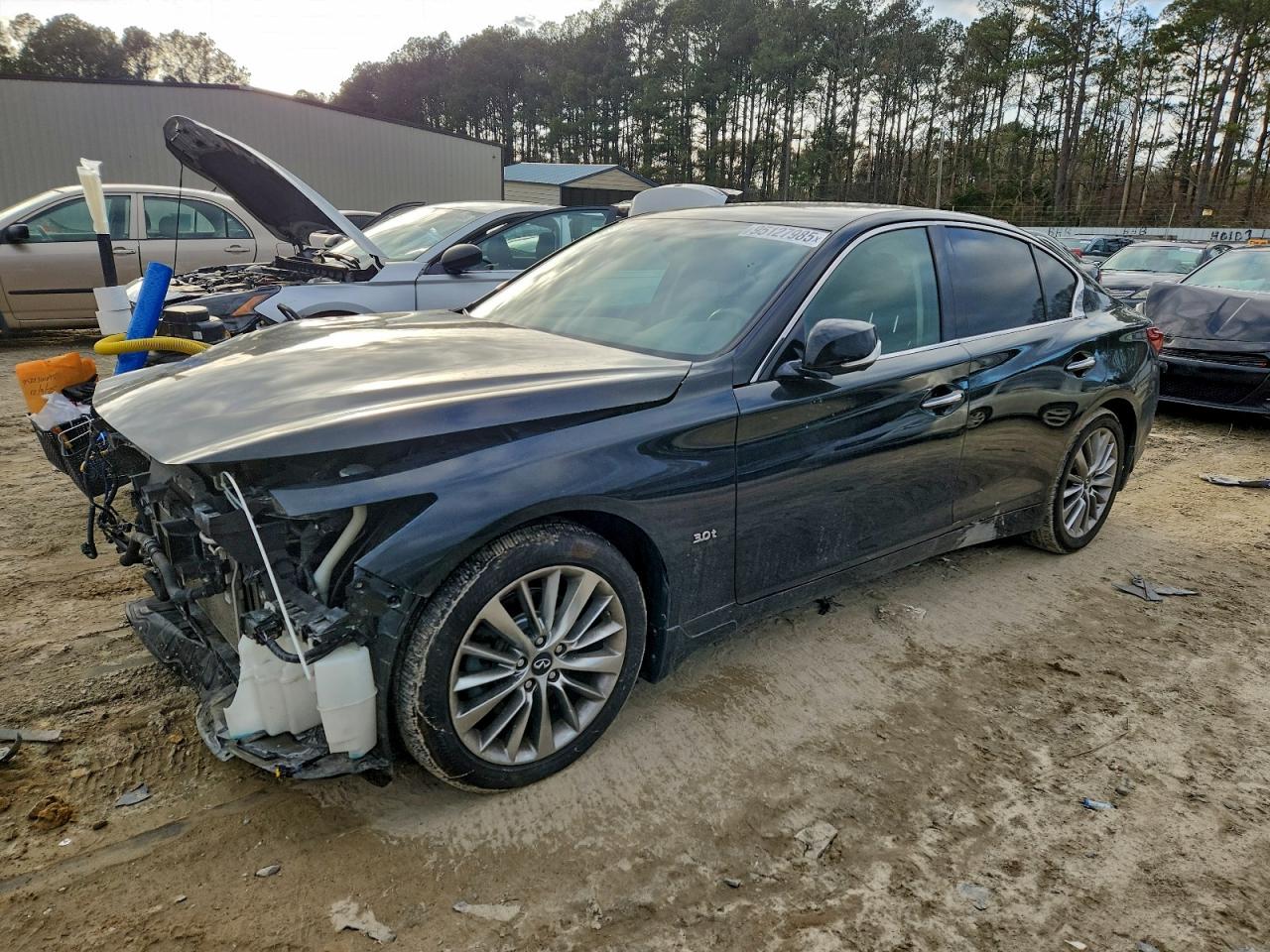 INFINITI Q50 LUXE
