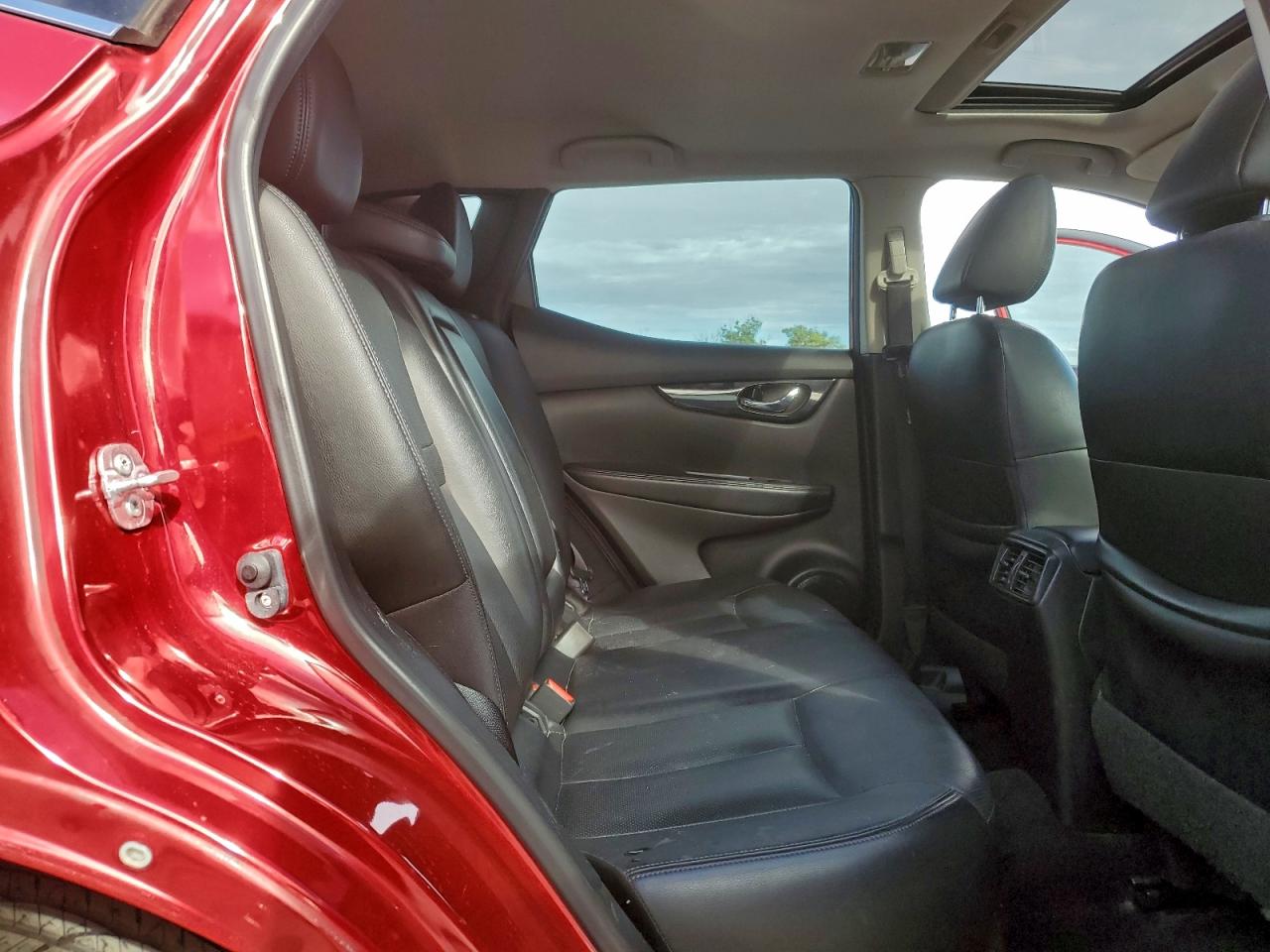 NISSAN ROGUE SPORT S