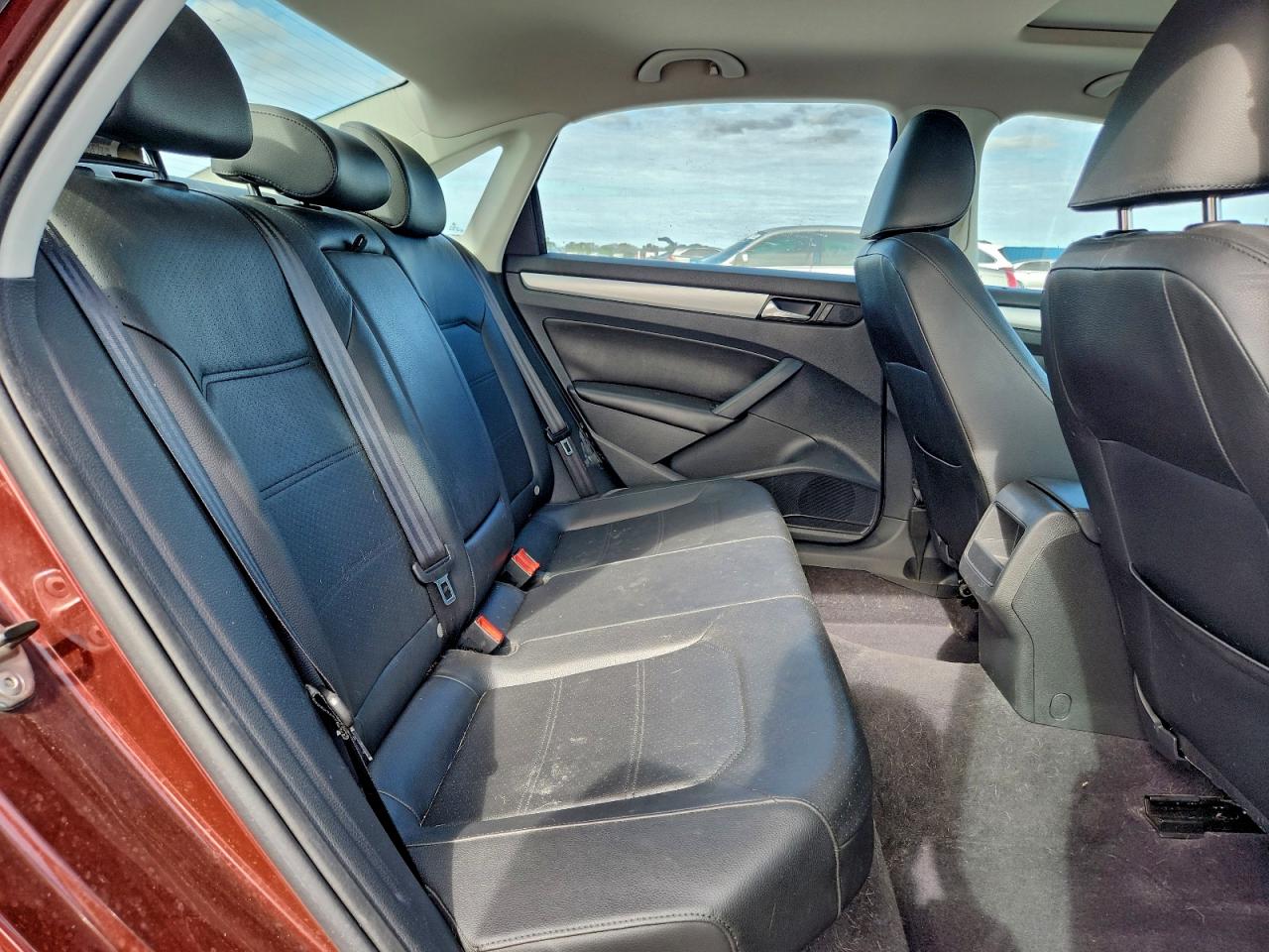 VOLKSWAGEN PASSAT SE