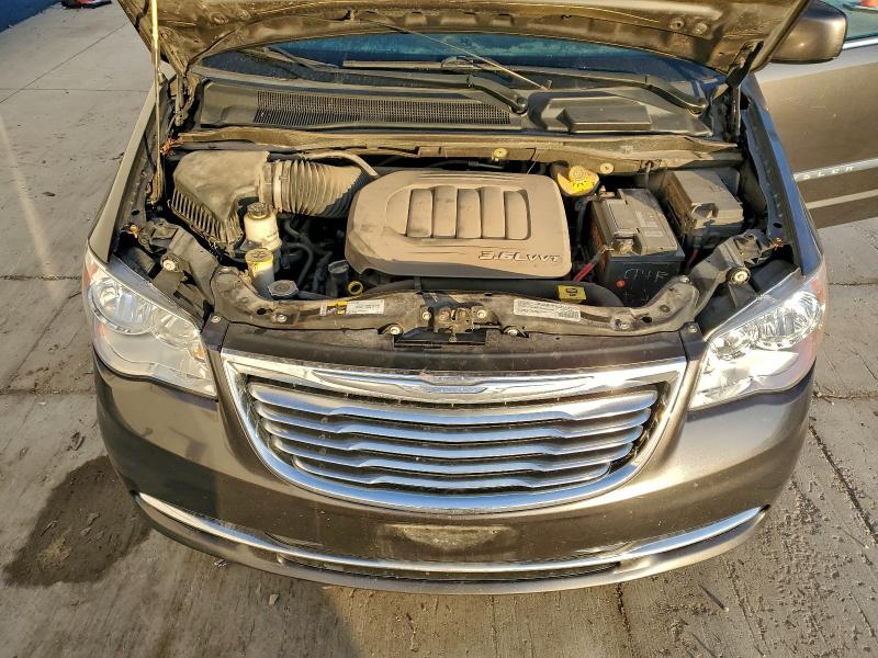2016 CHRYSLER TOWN & COU #3302895887