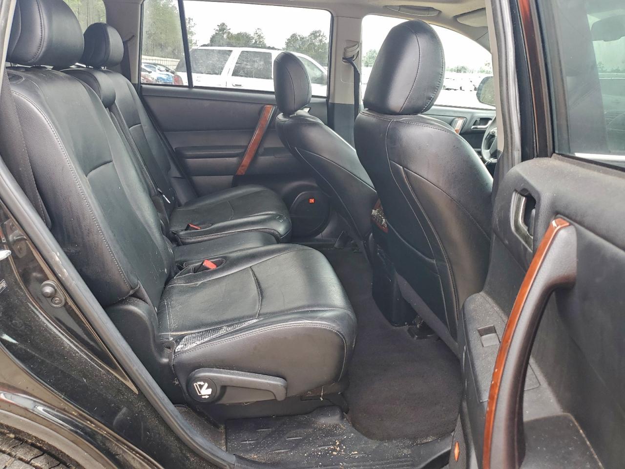 TOYOTA HIGHLANDER LIMITED