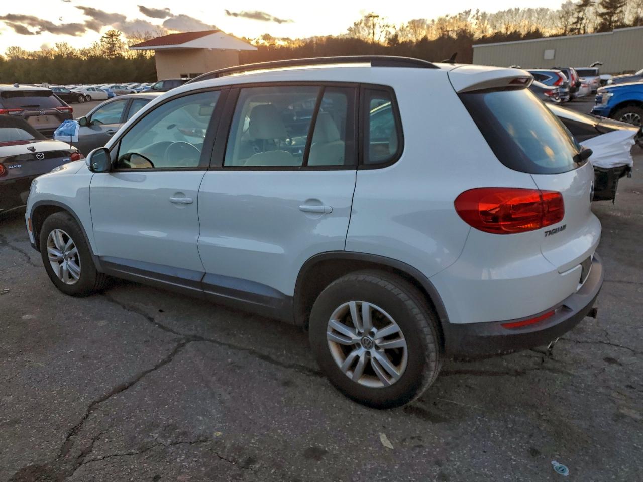 VOLKSWAGEN TIGUAN S