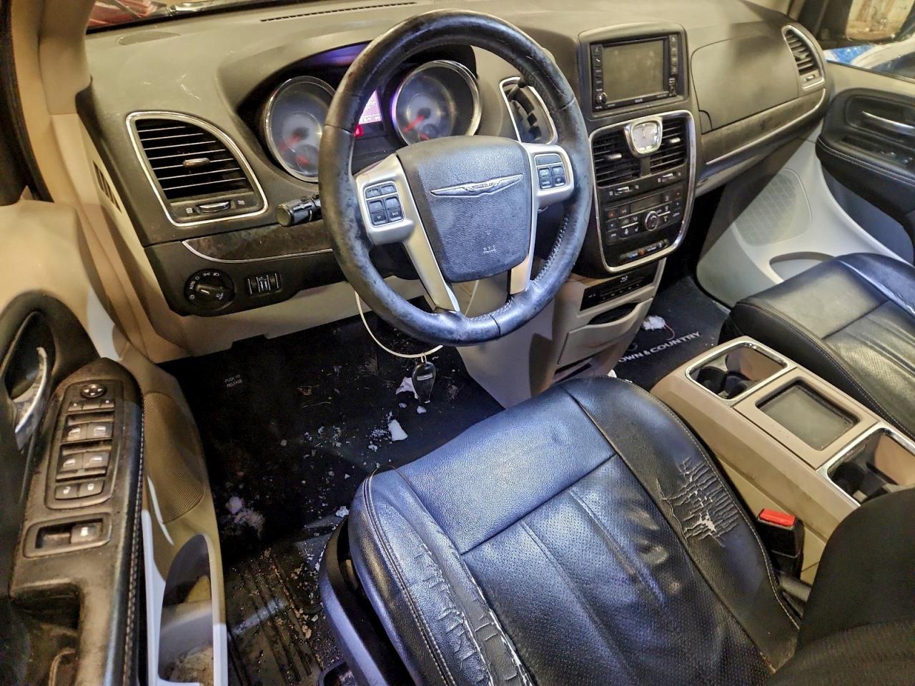 CHRYSLER TOWN & COUNTRY TOURING L