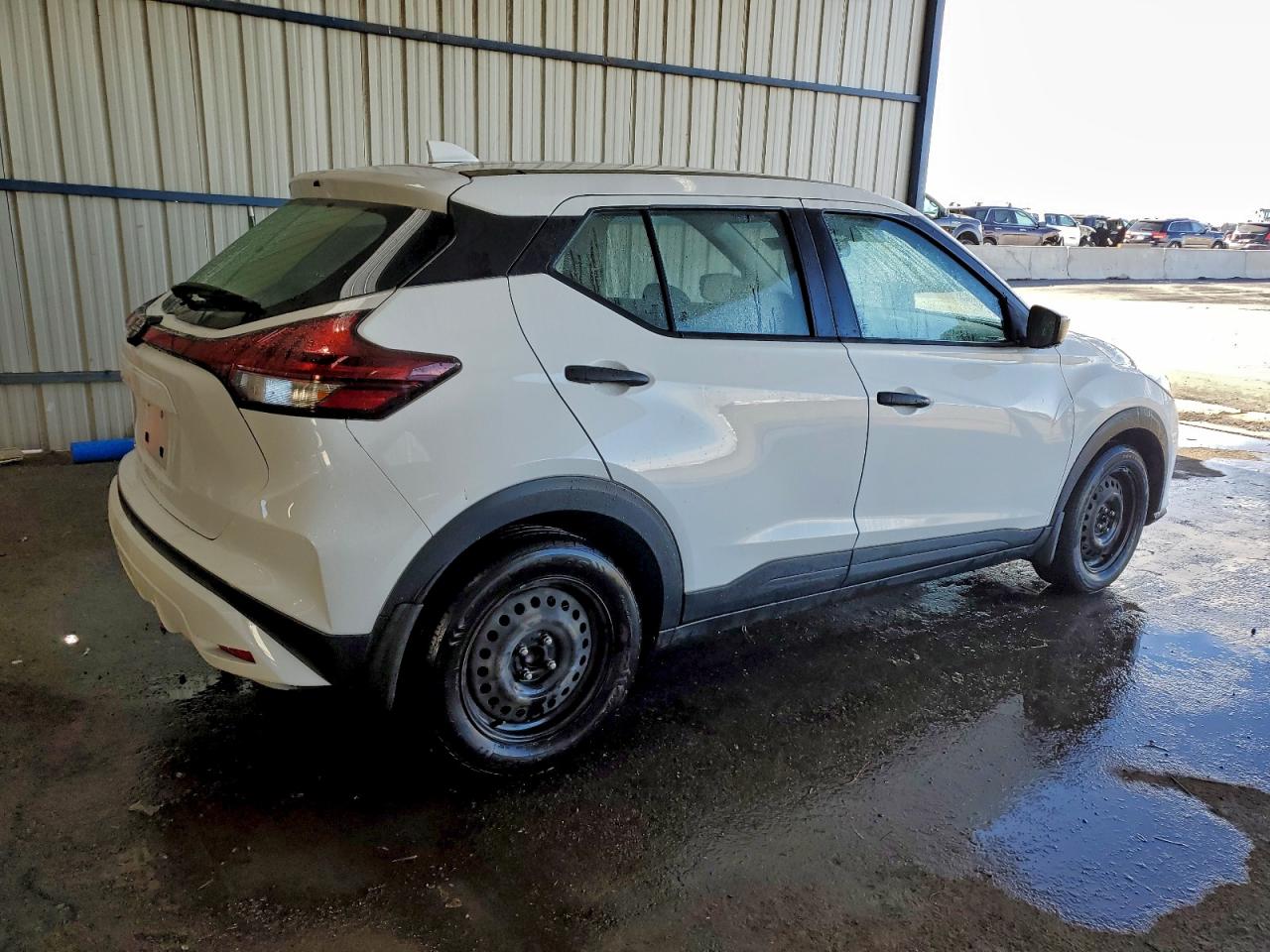 NISSAN KICKS S