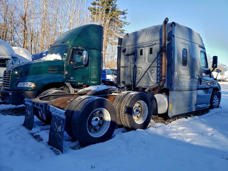 2016 FREIGHTLINER CASCADIA #3309432996