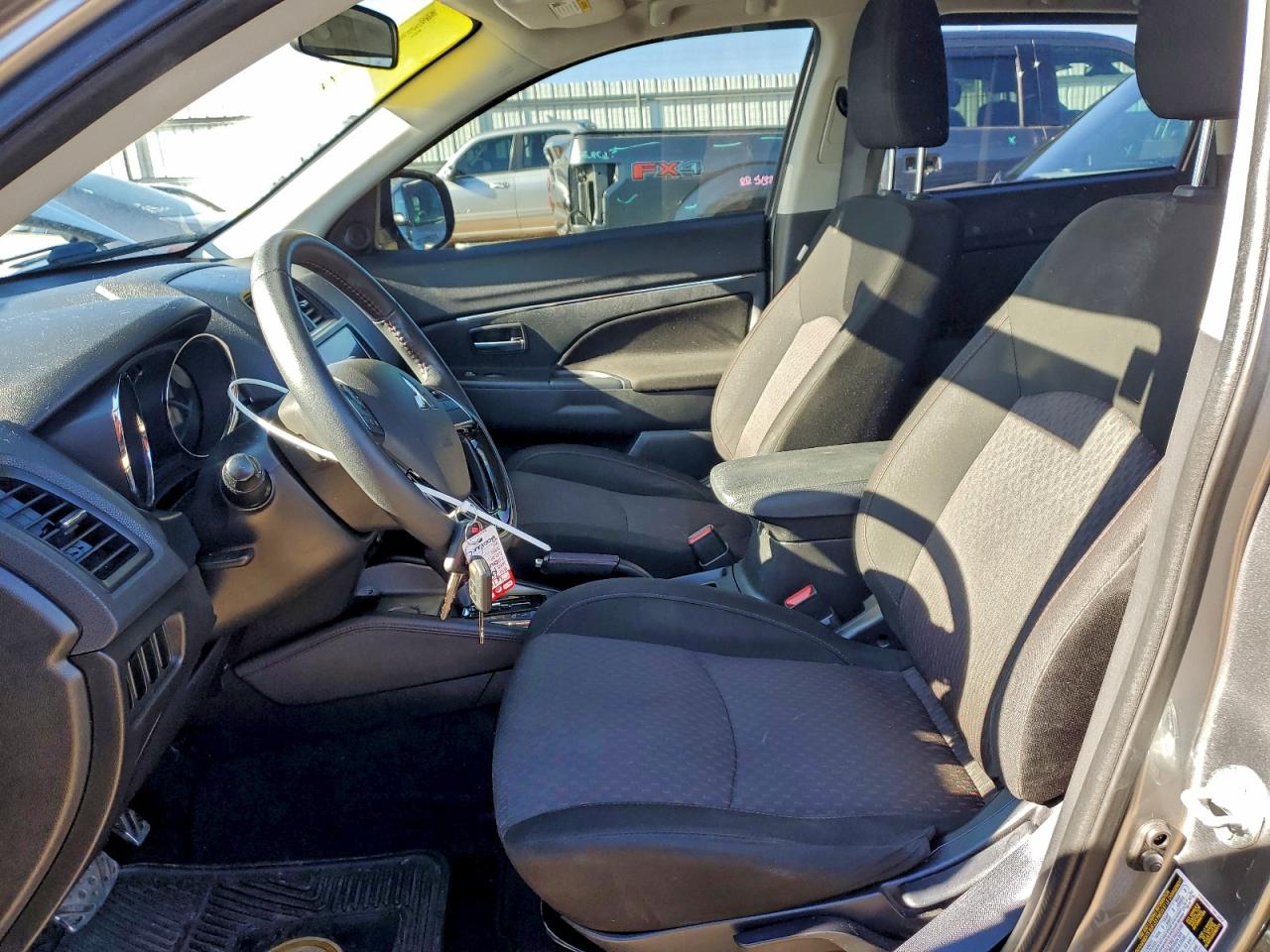 MITSUBISHI OUTLANDER ES