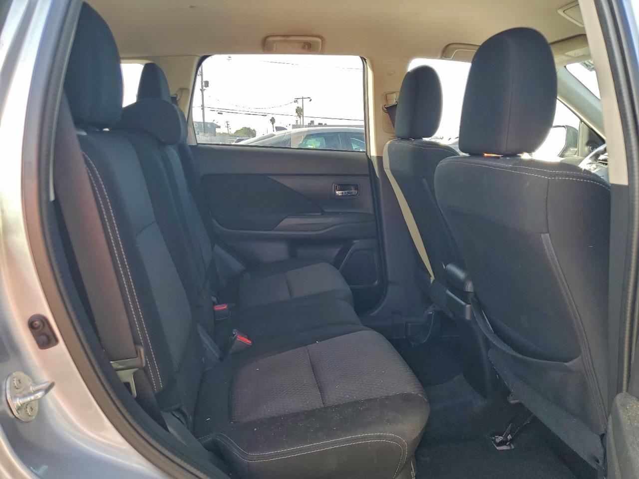 Lot #3317147989 2017 MITSUBISHI OUTLANDER