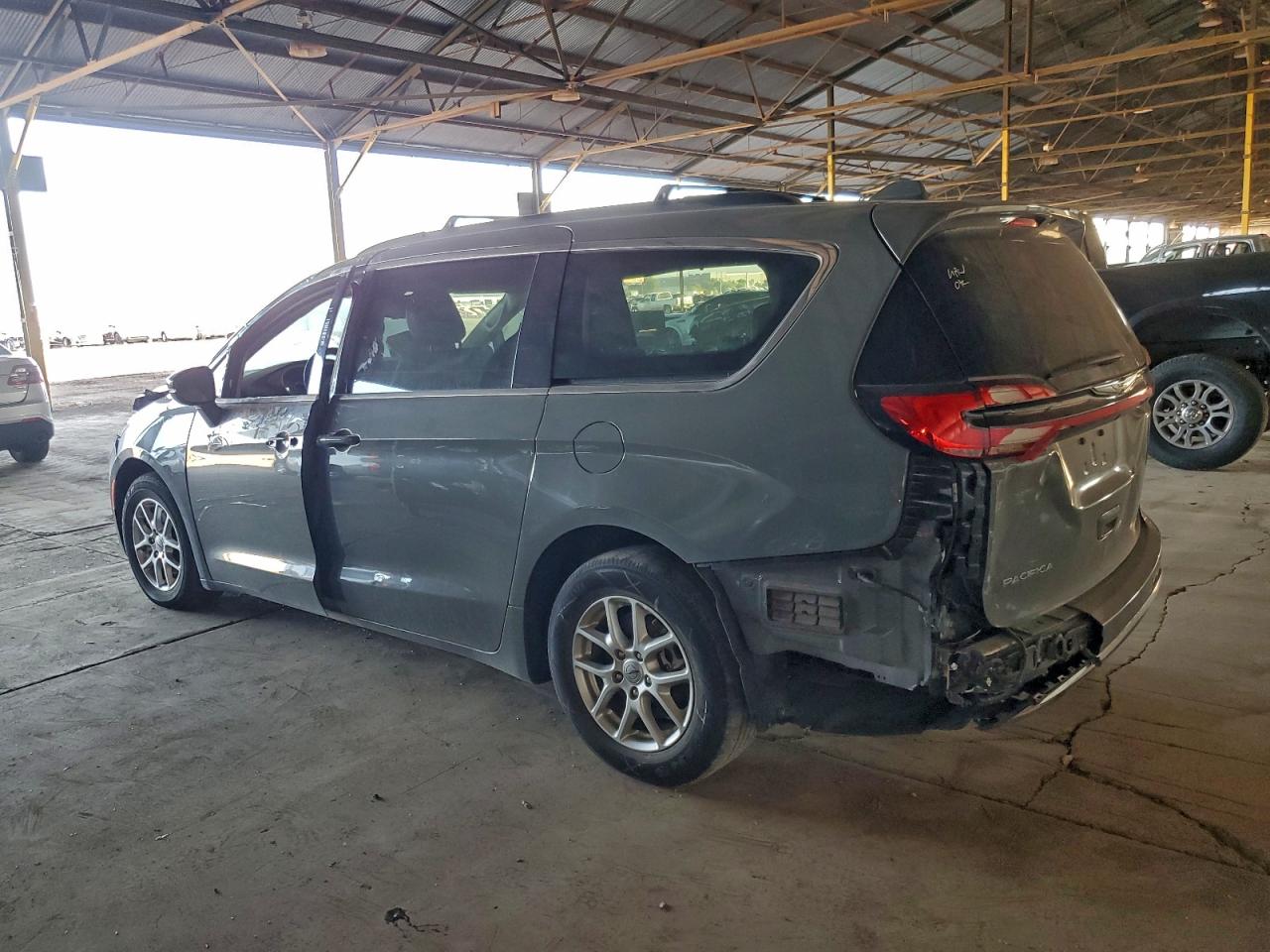 Lot #3318054386 2022 CHRYSLER PACIFICA T