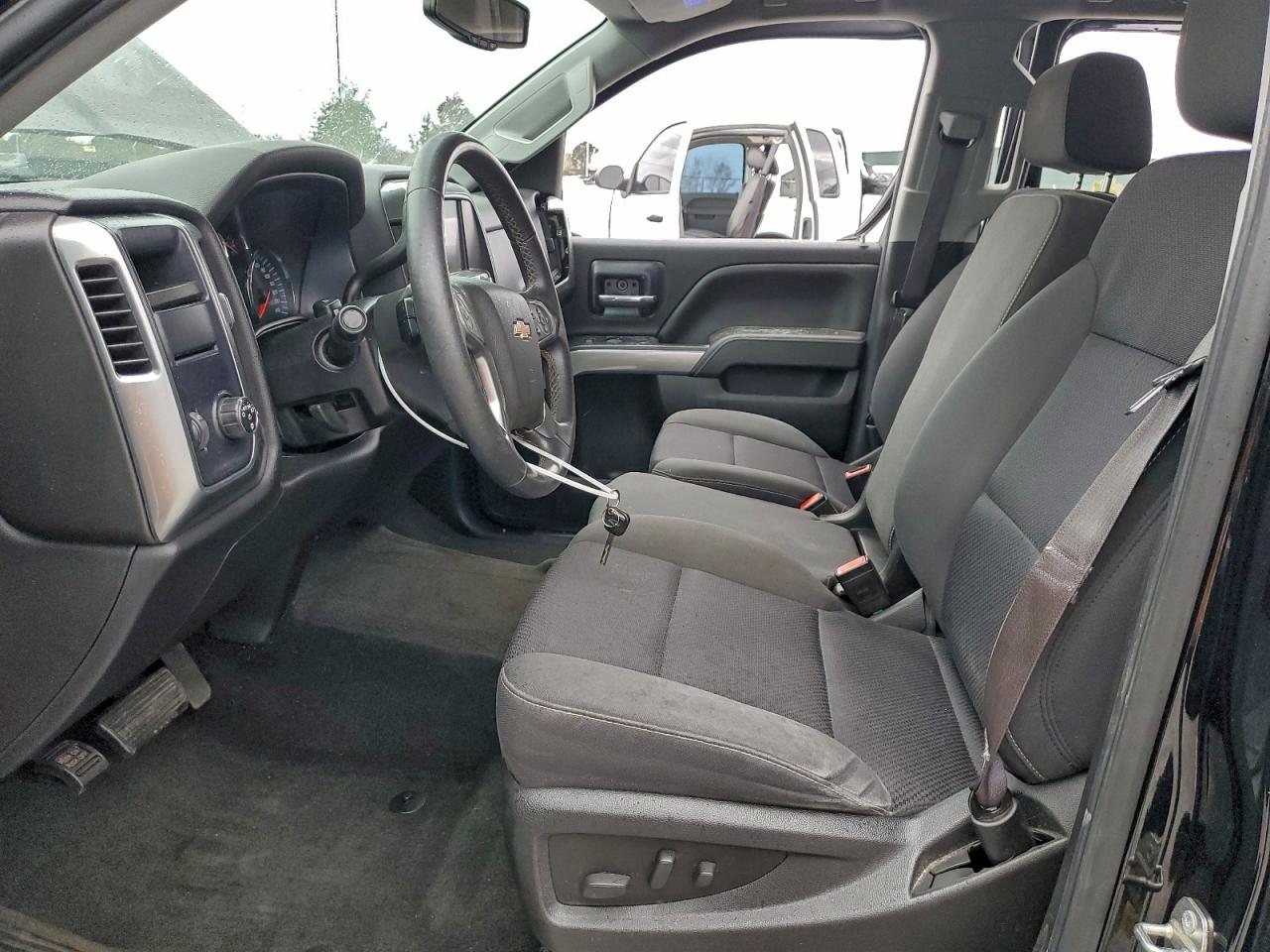 CHEVROLET SILVERADO C1500 LT