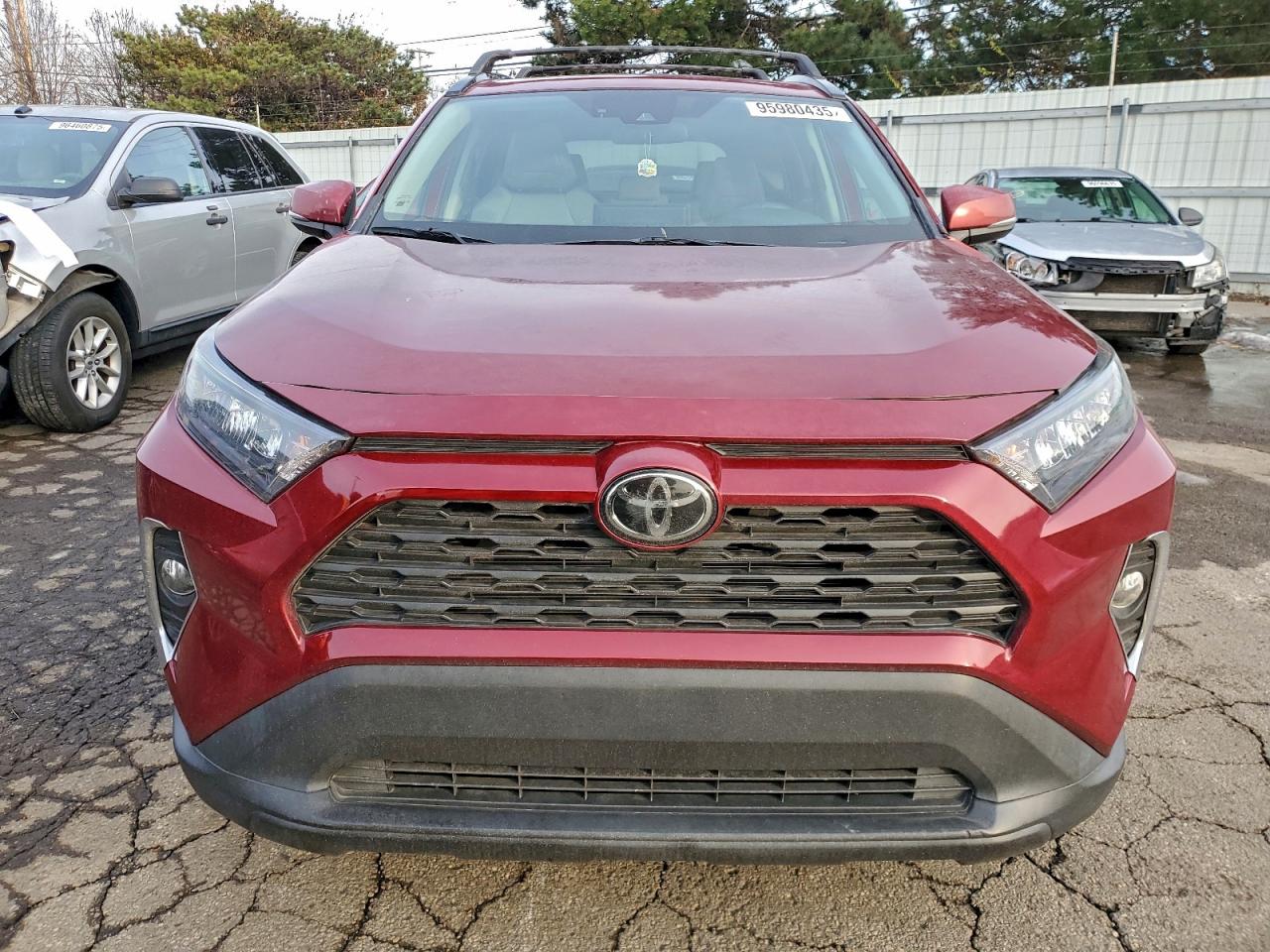 TOYOTA RAV4 XLE PREMIUM