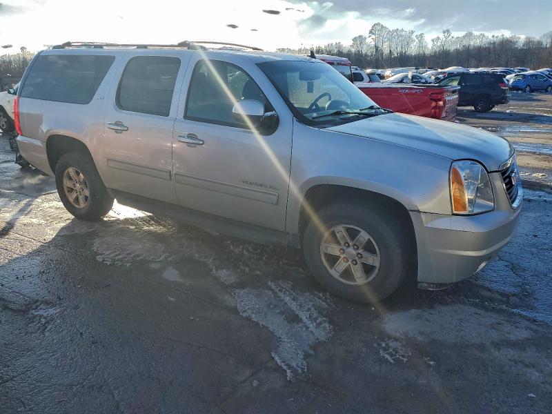 2013 GMC YUKON XL K #3304671957