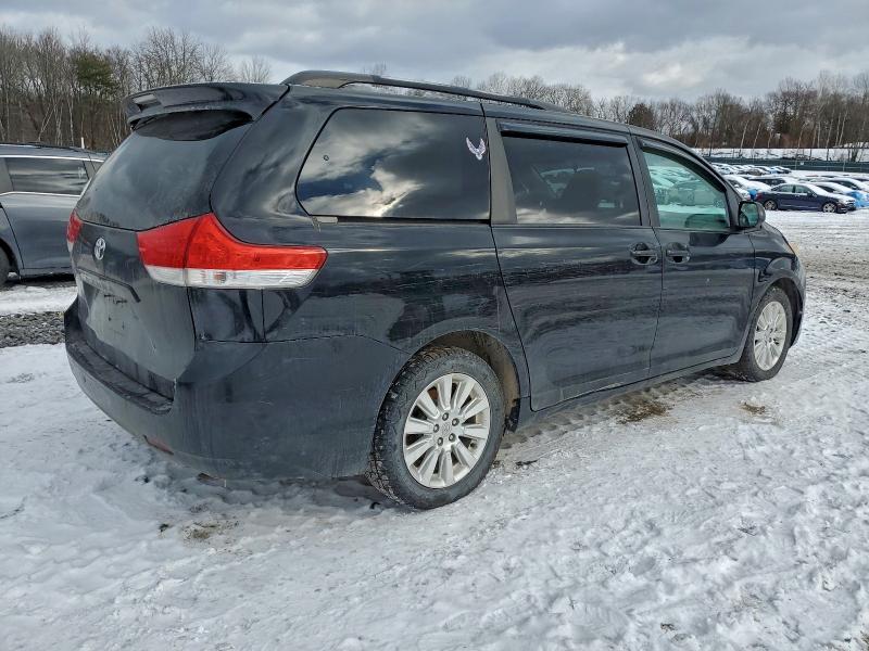 2011 TOYOTA SIENNA LE #3311544243