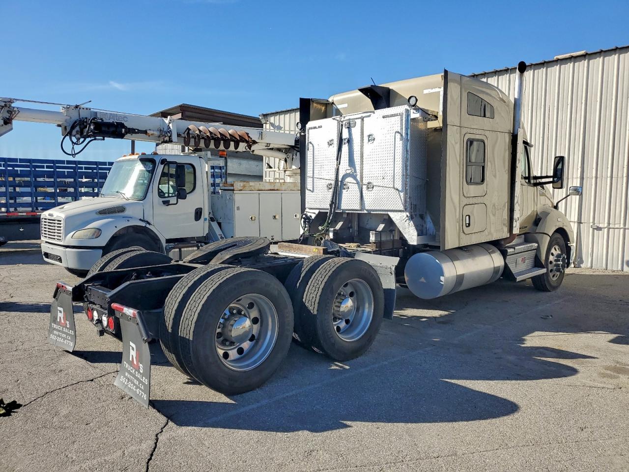 Lot #3318856025 2018 KENWORTH T680