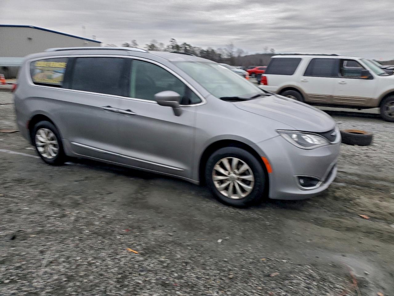 CHRYSLER PACIFICA TOURING L