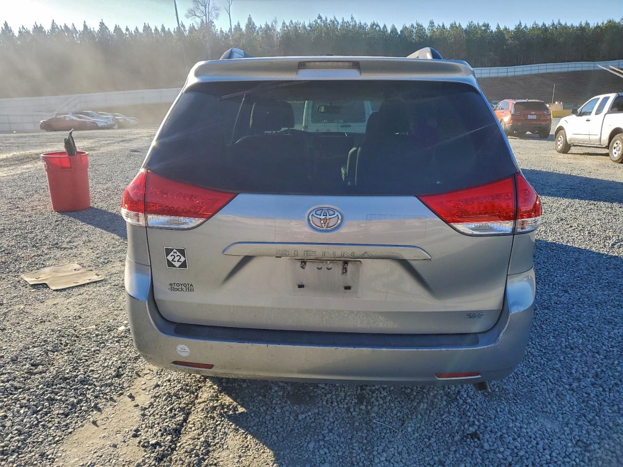 Lot #3311583840 2014 TOYOTA SIENNA XLE