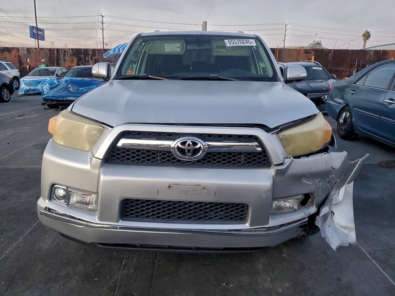 TOYOTA 4RUNNER SR5