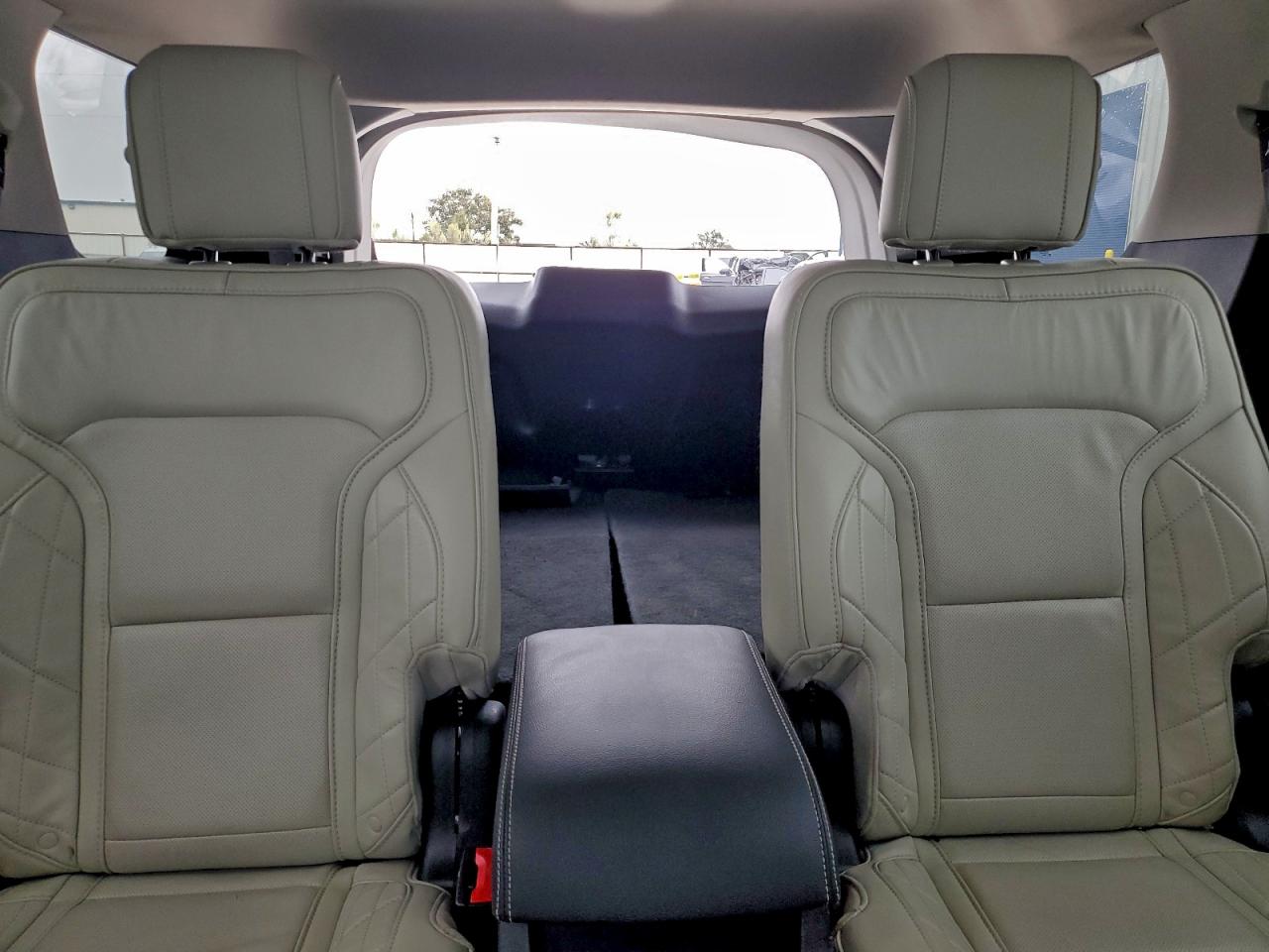 FORD EXPLORER PLATINUM