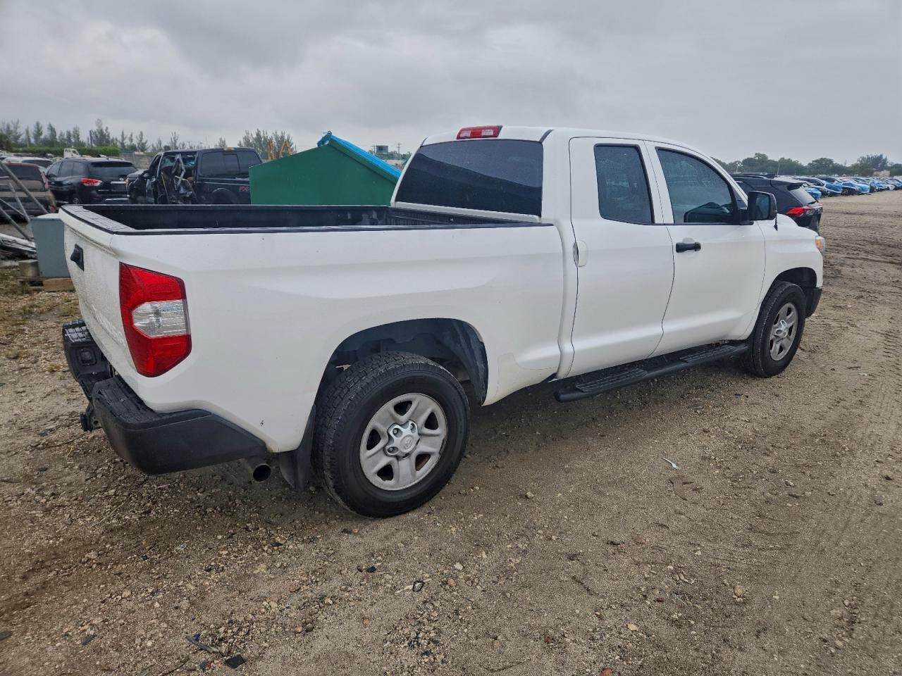 Lot #3310359026 2017 TOYOTA TUNDRA DOU