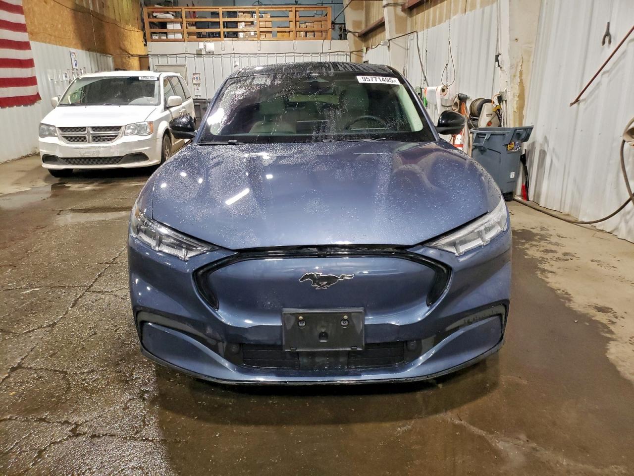 FORD MUSTANG PREMIUM