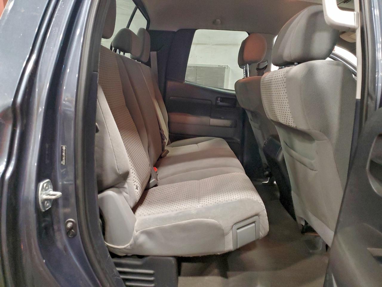 TOYOTA TUNDRA DOUBLE CAB SR5