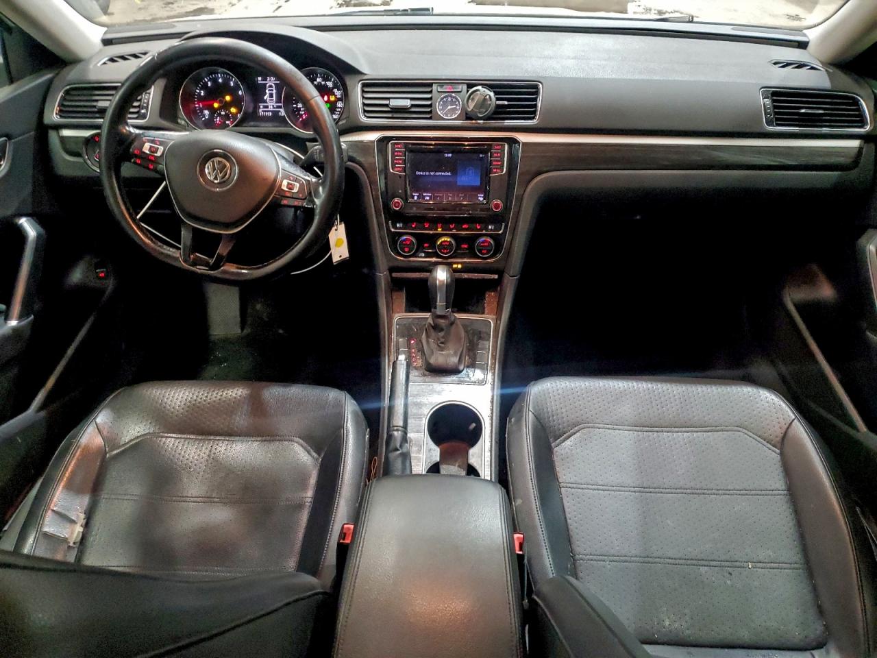 VOLKSWAGEN PASSAT SE