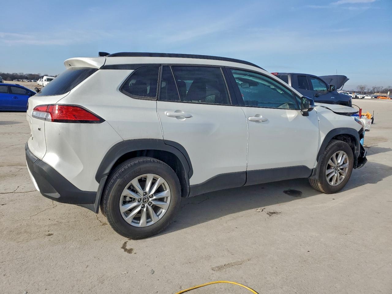 TOYOTA COROLLA CROSS LE