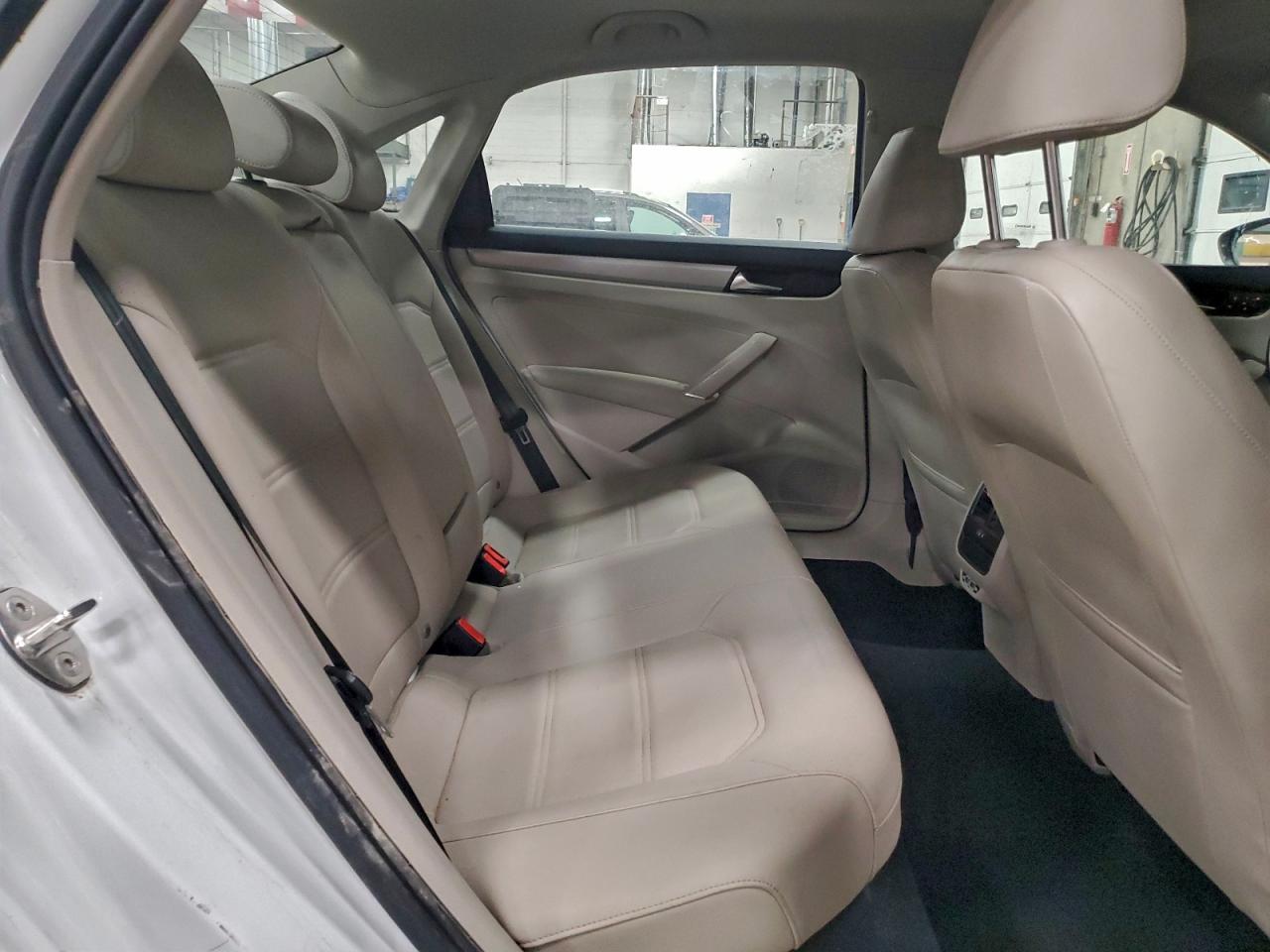 VOLKSWAGEN PASSAT SE