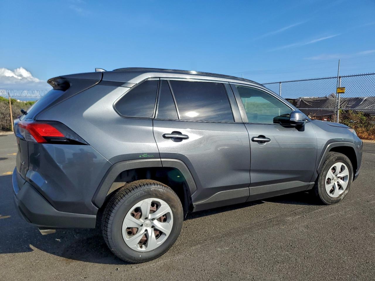 TOYOTA RAV4 LE