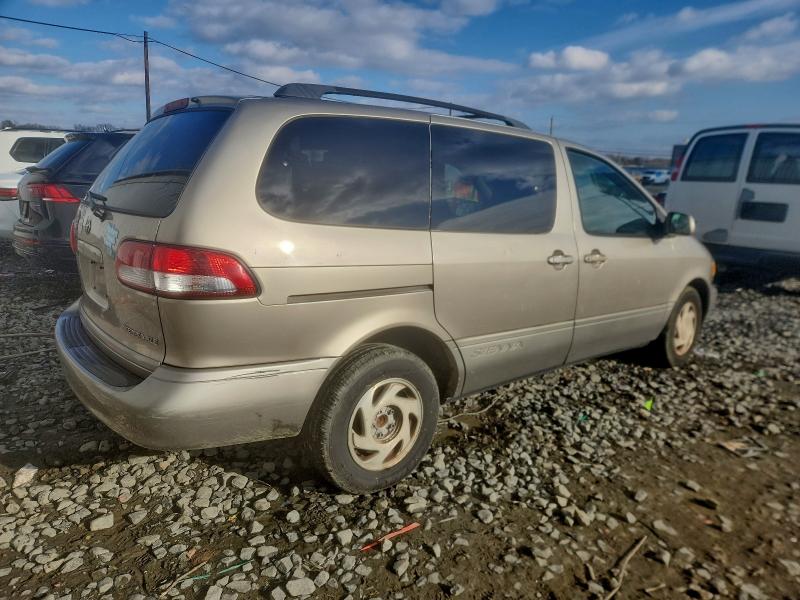 2002 TOYOTA SIENNA LE #3304748940